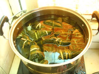 黑米鲍鱼粽怎么做