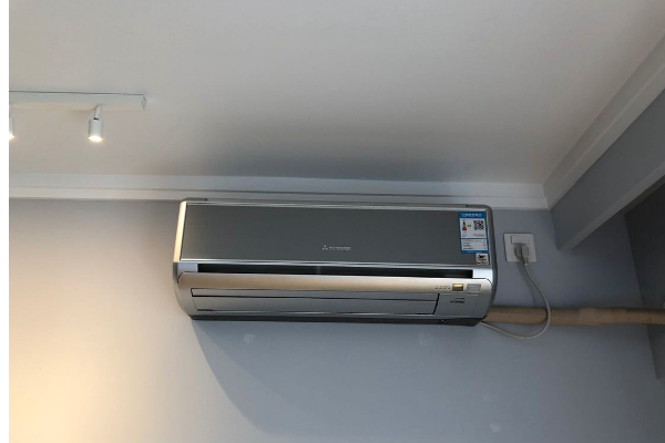 美的空调两个绿灯都亮了为什么