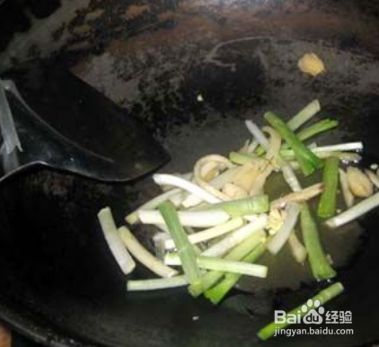 红酒烧兔肉的做法