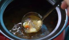 冰糖银耳莲子羹的制作步骤