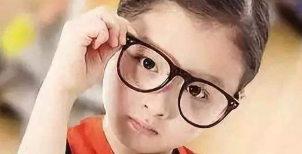 孩子近视多少度要带眼镜