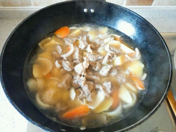 咖喱土豆炖牛腱