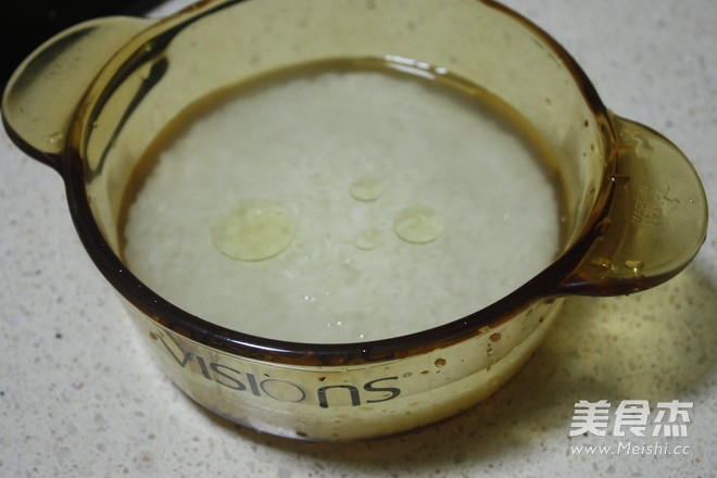 香菇滑鸡煲仔饭