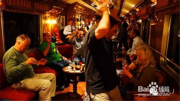 秘鲁最高级的列车堪比法国餐厅？！