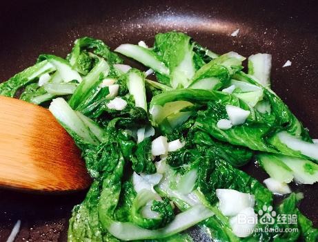 家庭自制清炒小白菜