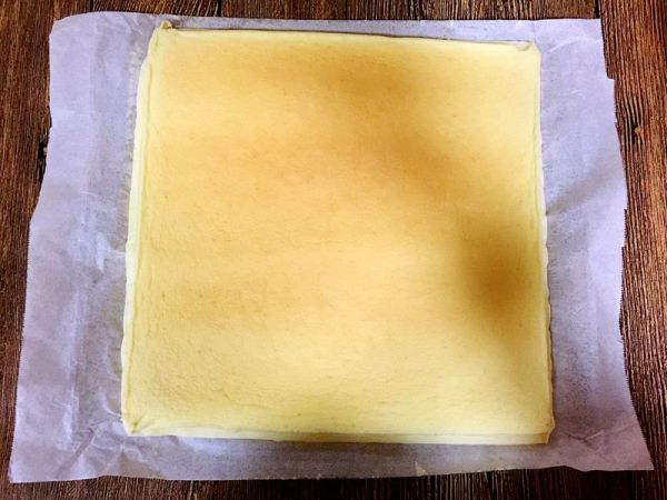 奶油菠萝蛋糕卷