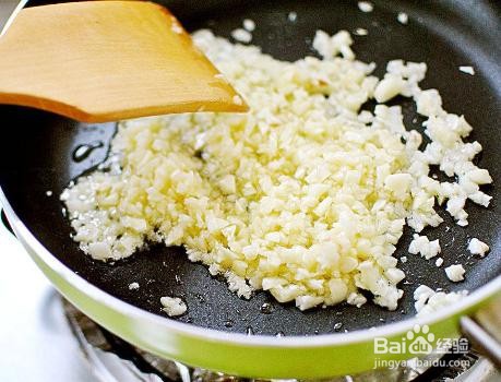 家庭自制蒜蓉粉丝蒸虾