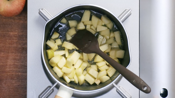肉桂苹果吐司派