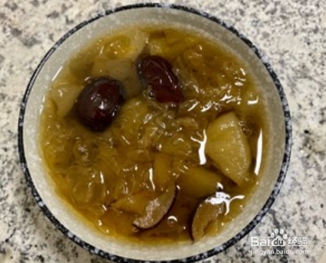 雪梨银耳红枣汤