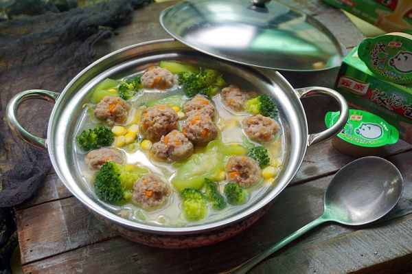 肉丸子杂蔬浓汤