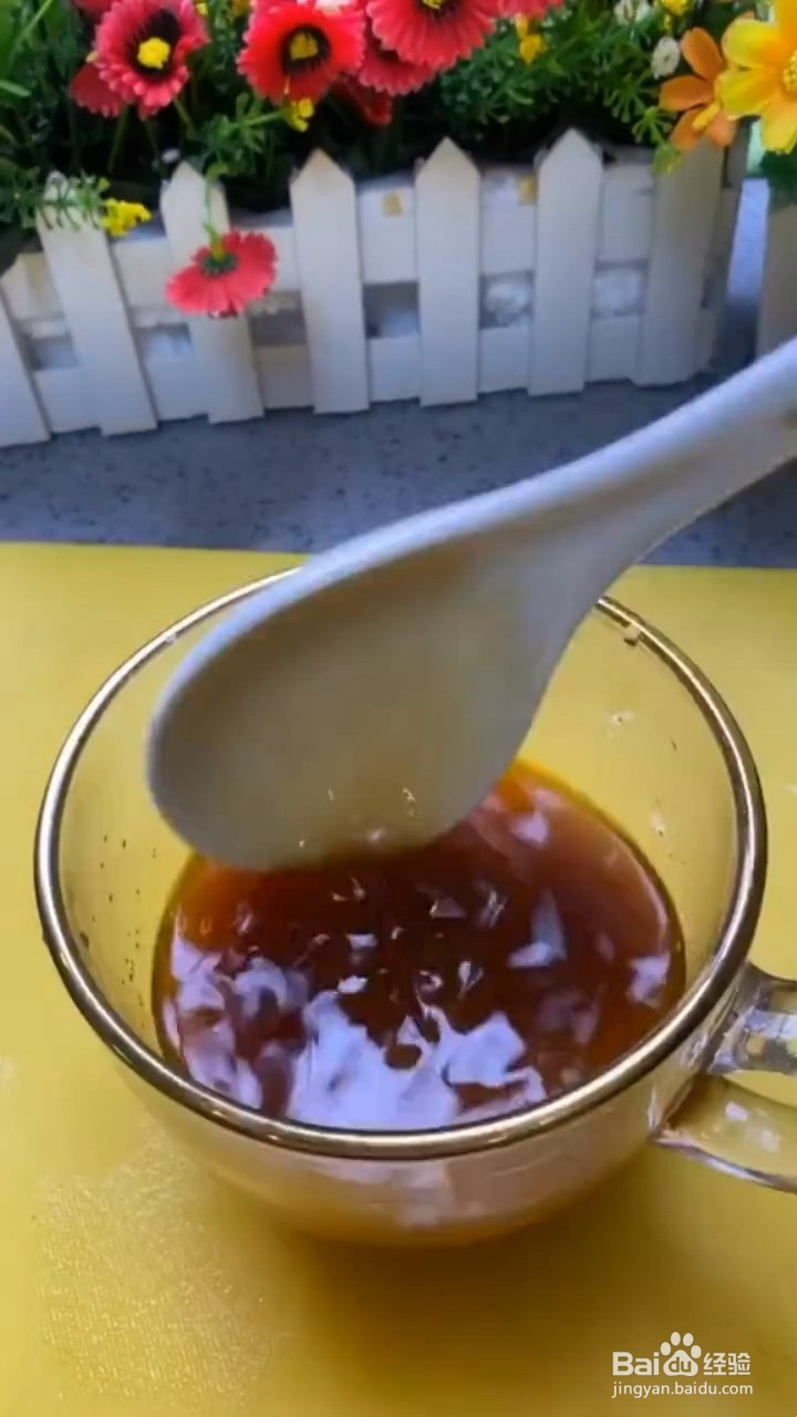 如何制作香菜炒锅包肉?