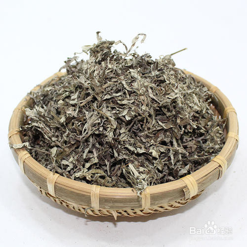 坐月子生姜艾叶洗头方法