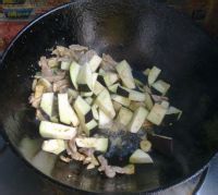 蒜苔茄子滑肉