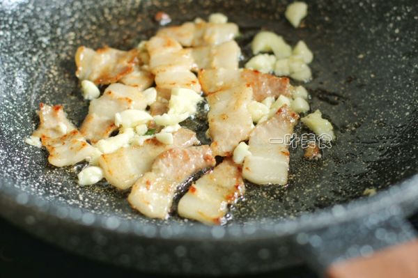 五花肉蒜蓉炒娃娃菜