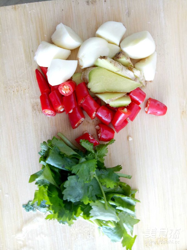 砂锅肥肠的做法