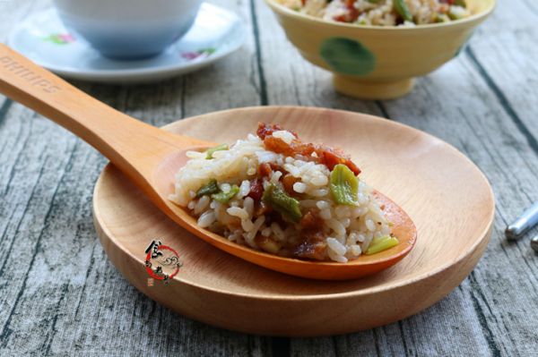 五花肉腊肠豇豆焖饭