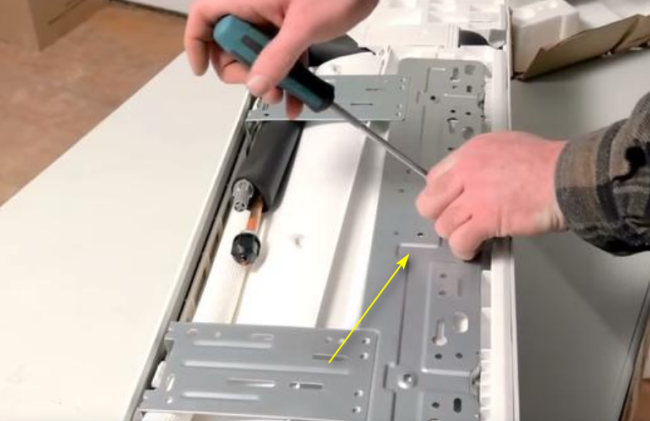 求美的空调安装步骤？（家用的）非常感激！！！