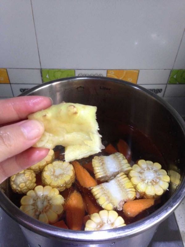 胡萝卜玉米黄豆汤
