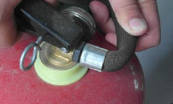 如何对灭火器进行检查