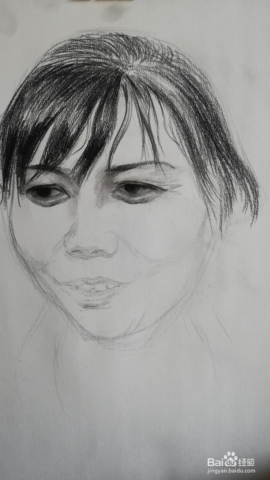 怎么画中年妇女的素描肖像