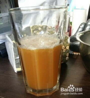 如何制作味道甜美的苹果汁？