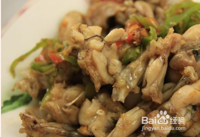 海南黄椒酱炒牛蛙的做法