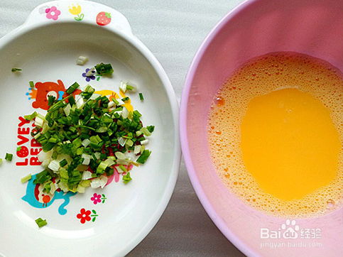 葱花鸡蛋：饼配上小菜，米粥，营养又简单的早餐