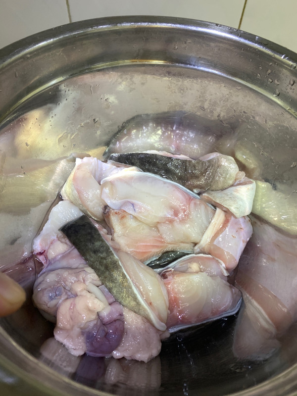 姜葱蒜子白汁焖海鳗