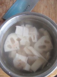 美味的红烧排骨莲藕做法