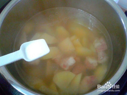 雪莲果靓炖排骨