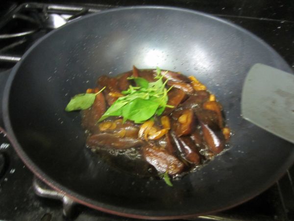 罗勒叶红烧茄子