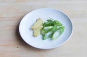 橙香煎鸡翅的做法