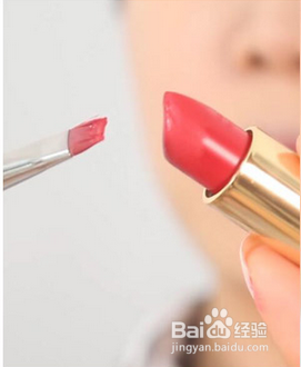 新手要怎样才能画出干净的红唇妆