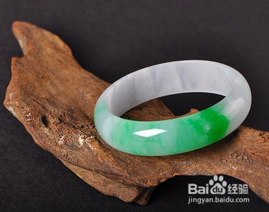 硬汉胡军一家人都爱翡翠，读懂这些你也会爱上它