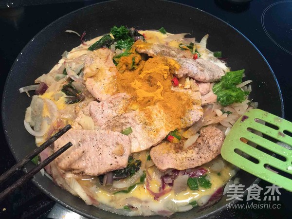 咖喱萝卜肉片饭