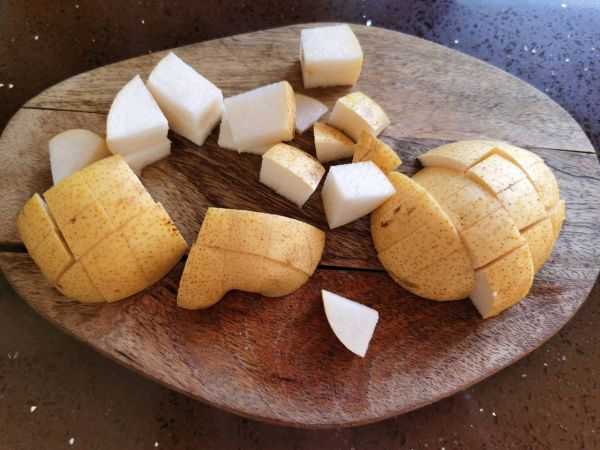 冬日润肺止咳金桔雪梨银耳羹