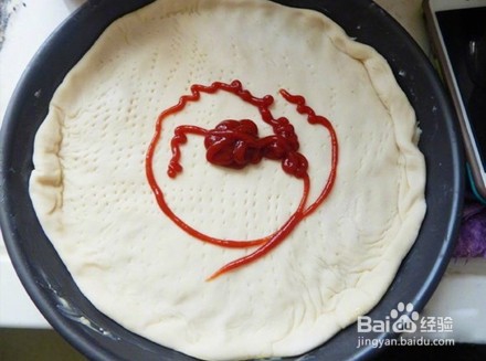 自制蘑菇鸡肉肠披萨的做法