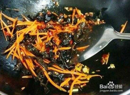 金针菇这样做,酸甜辣相融合,下饭佐酒都不错