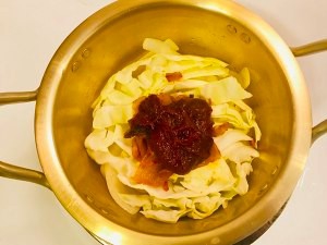 教你制作美味的辣年糕火锅
