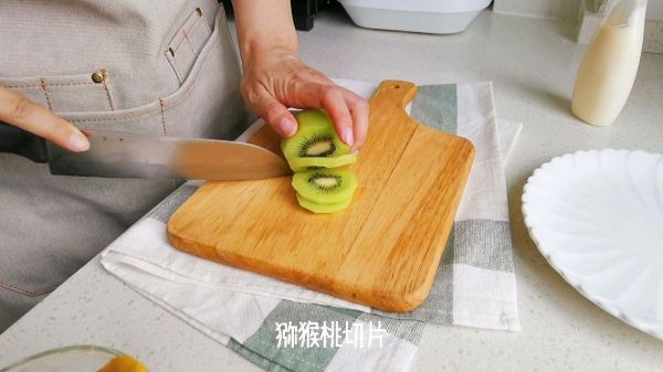 甜沙拉水果三明治