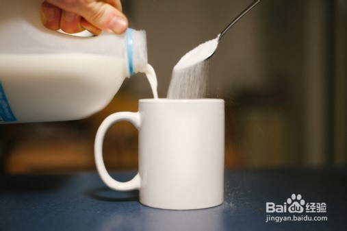 给宝宝冲泡奶粉的6大误区