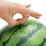 夏季巧选有籽和无籽西瓜的方法