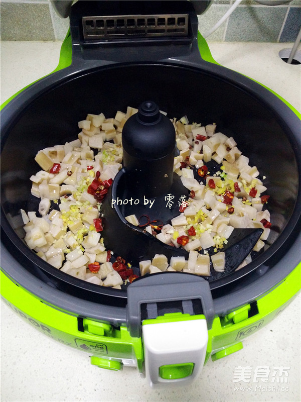 酸辣藕丁的做法