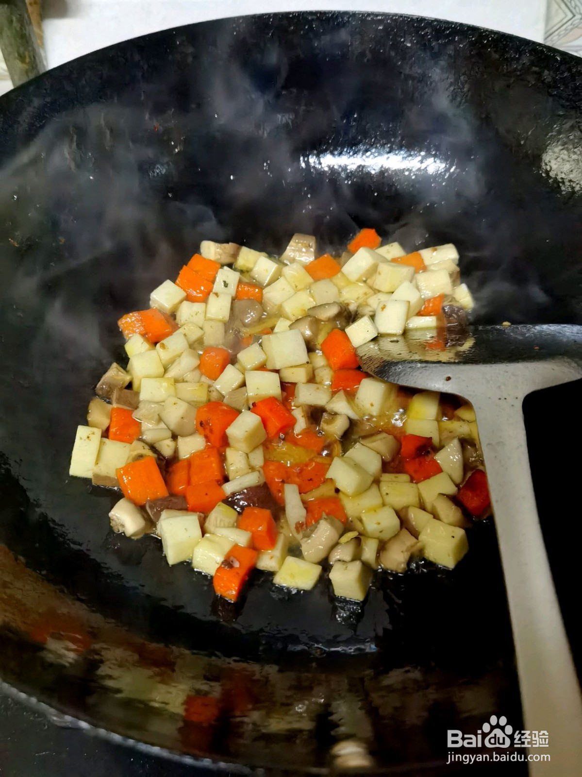 杏鲍菇炒鸡丁怎么做