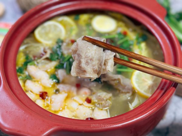 10分钟搞定低卡虾滑酸汤肥牛煲