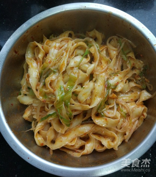 油泼三棱面的做法