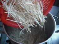 金针菇青菜西红柿靓汤做法
