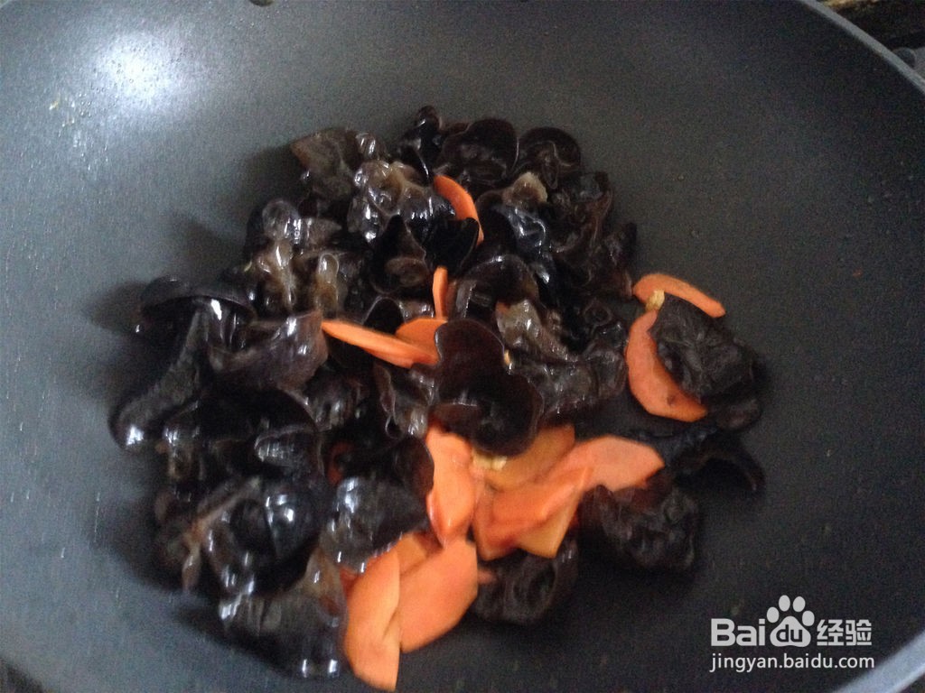 黄瓜木耳炒鸡蛋的做法