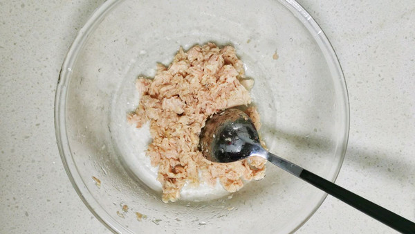 金枪鱼藜麦沙拉