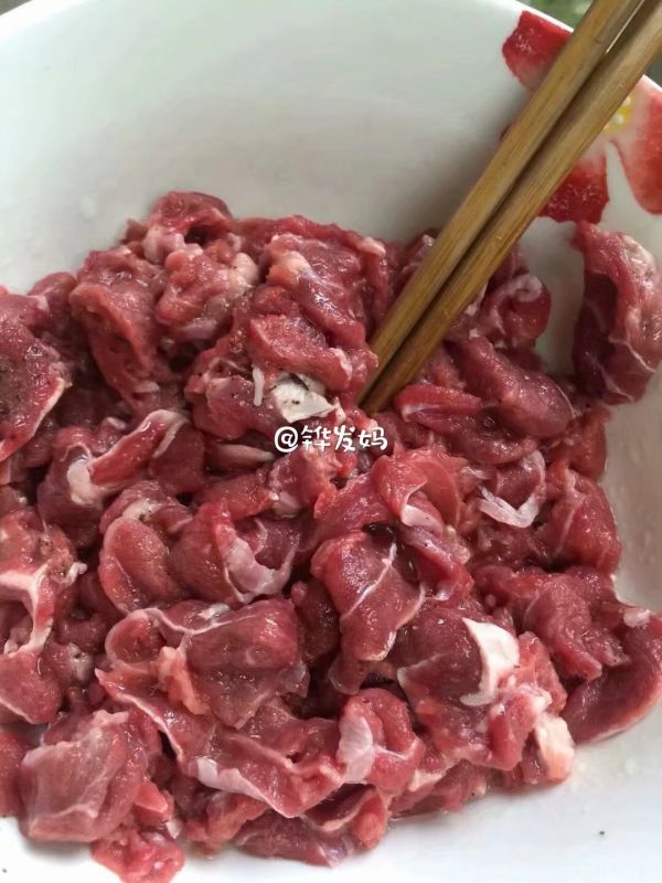 芥兰酸菜牛肉饭